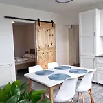 Cosy 아파트